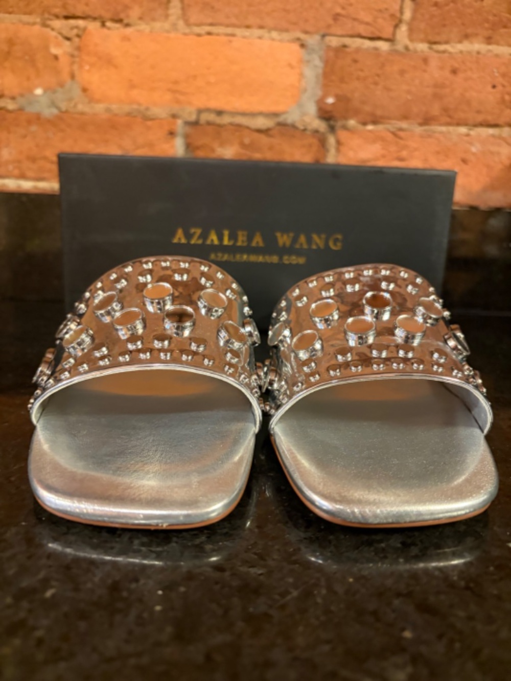 NWT and NEVER WORN Azalea Wang Sonia Silver Slide Sandal - Akira - Size 10 - Picture 2 of 12